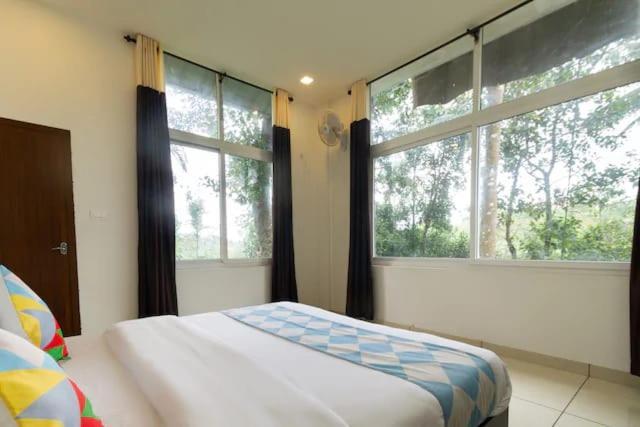 Letstay Vythiri Hill Palace Номер фото