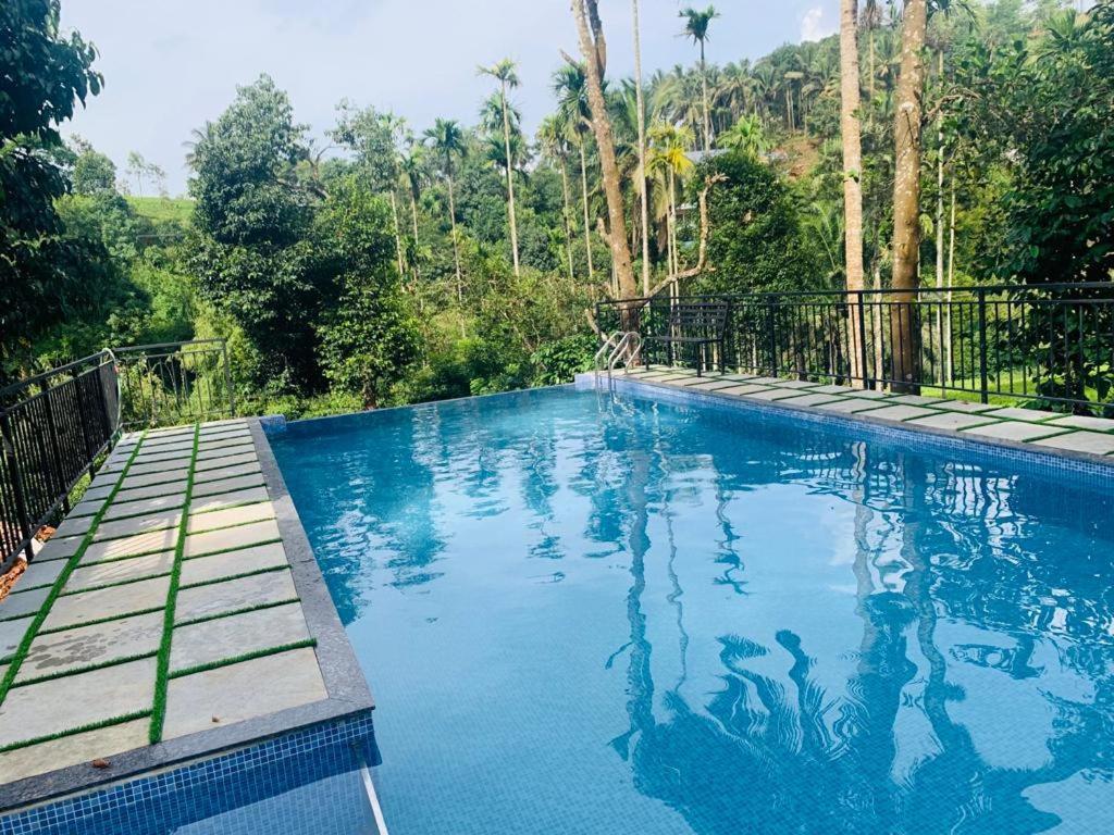 Letstay Vythiri Hill Palace Экстерьер фото