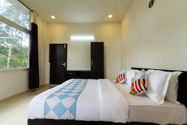 Letstay Vythiri Hill Palace Экстерьер фото